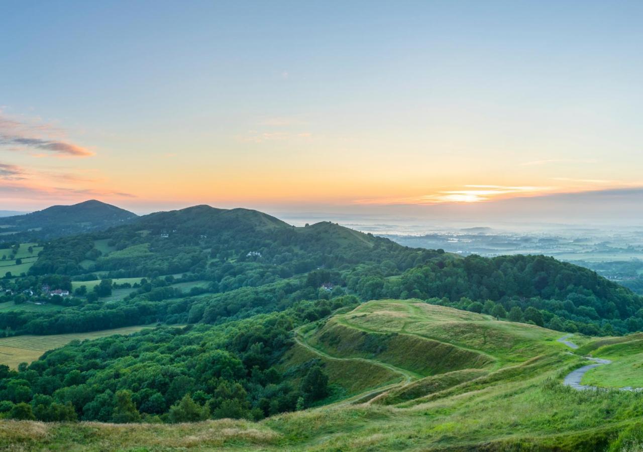 The Darwin Malvern Suite Great Malvern Bagian luar foto